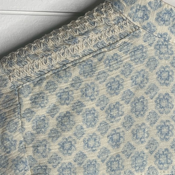 Olivaceous Blouse Size Medium Petite - Picture 6 of 7